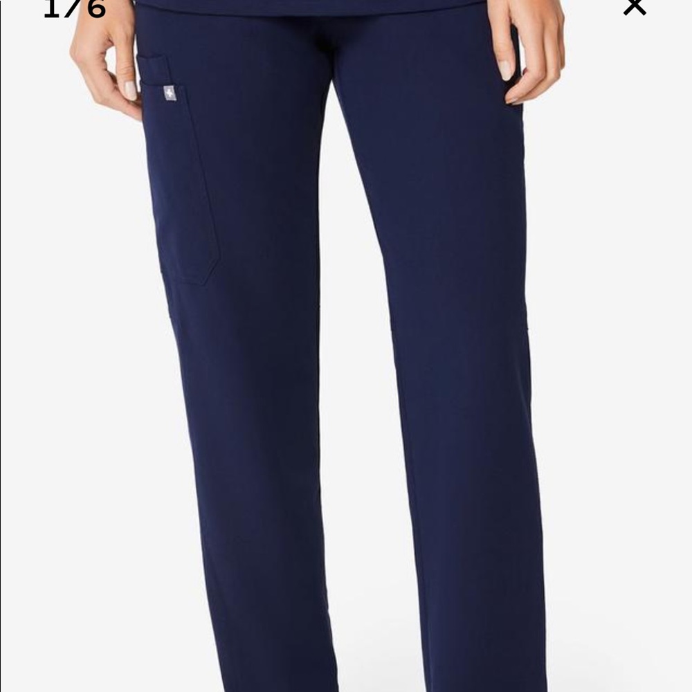 FIGS KADE CARGO SCRUB PANTS IN NAVY BLUE MEDIUM
